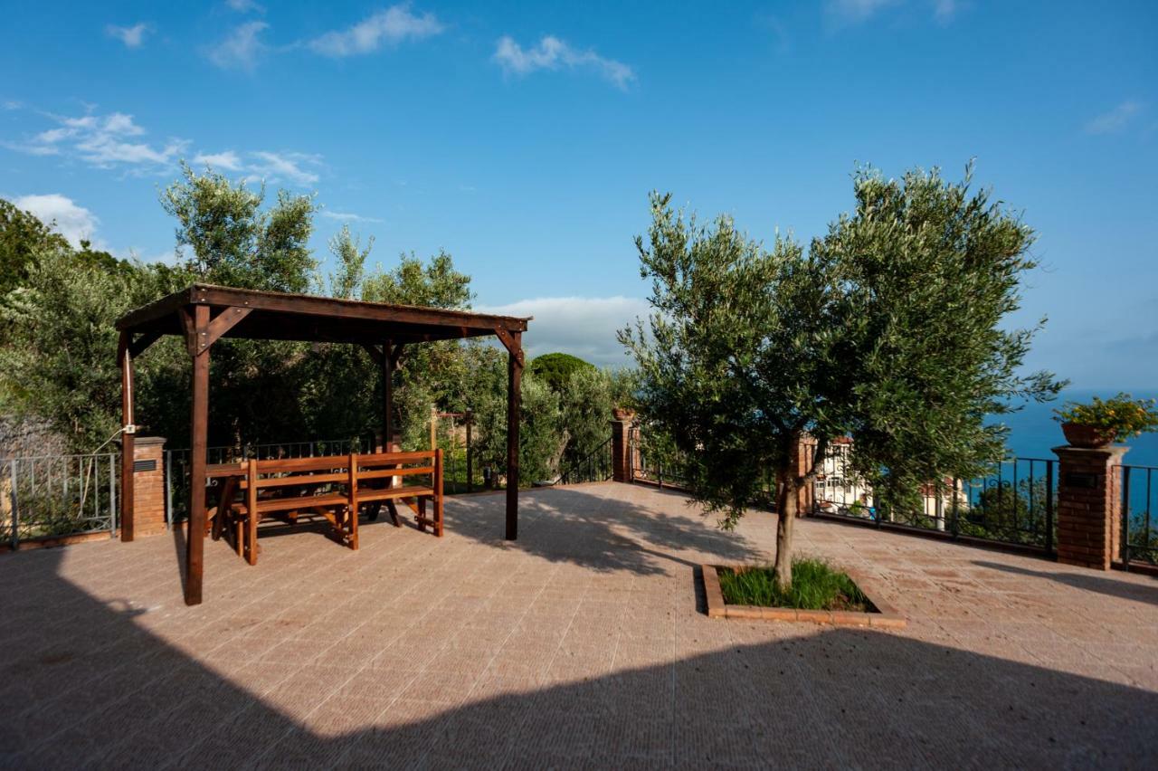 Azienda Agrituristica Le Terre Di San Leonardo Cetraro Exterior foto
